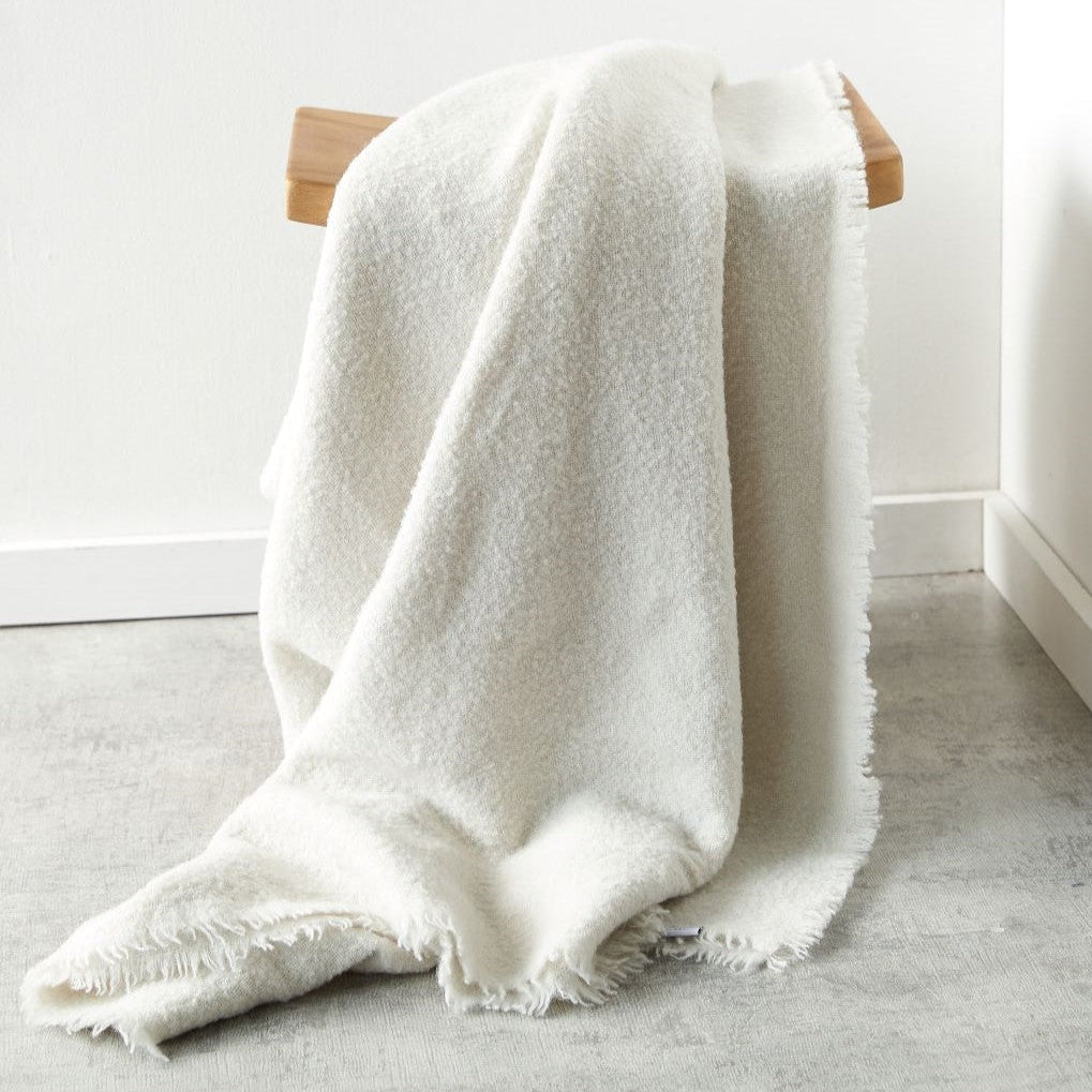 Urban Oasis Boucle Throw Stone - Gro Urban Oasis
