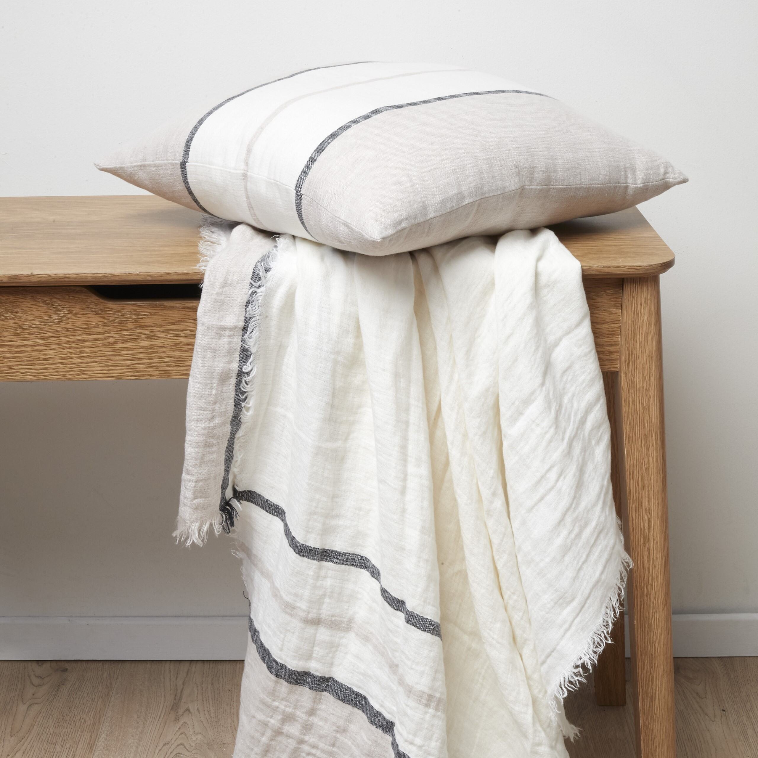 Urban Oasis Ayanna Throw