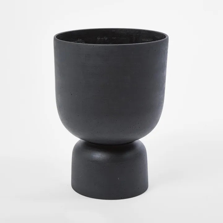 Blanche Planter Black Medium