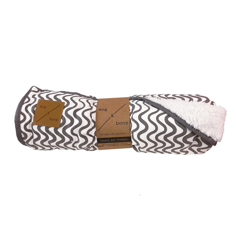 Mog & Bone Pet Blanket With Fleece Mocha Wave
