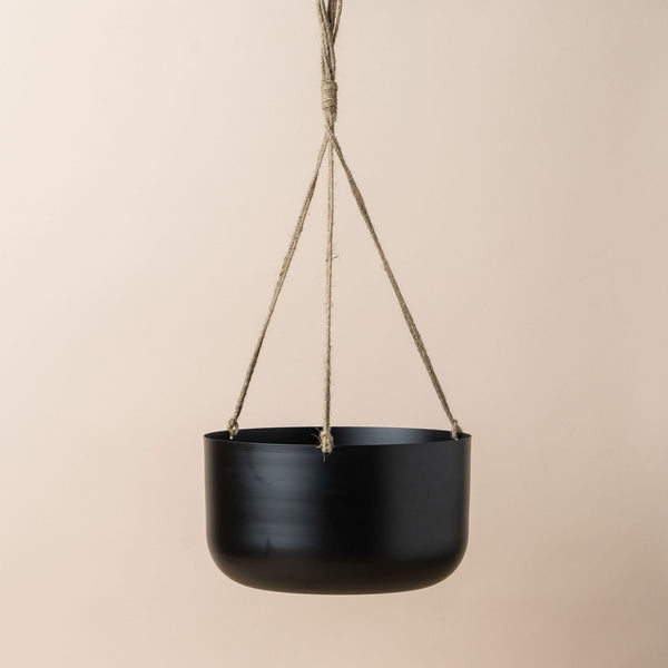 Saarde Metal Hanging Planter Black